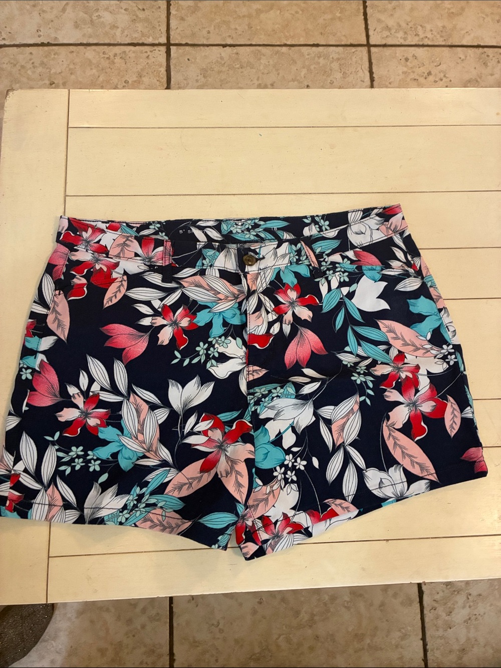 St. John’s Bay shorts. Plus size 18. TG